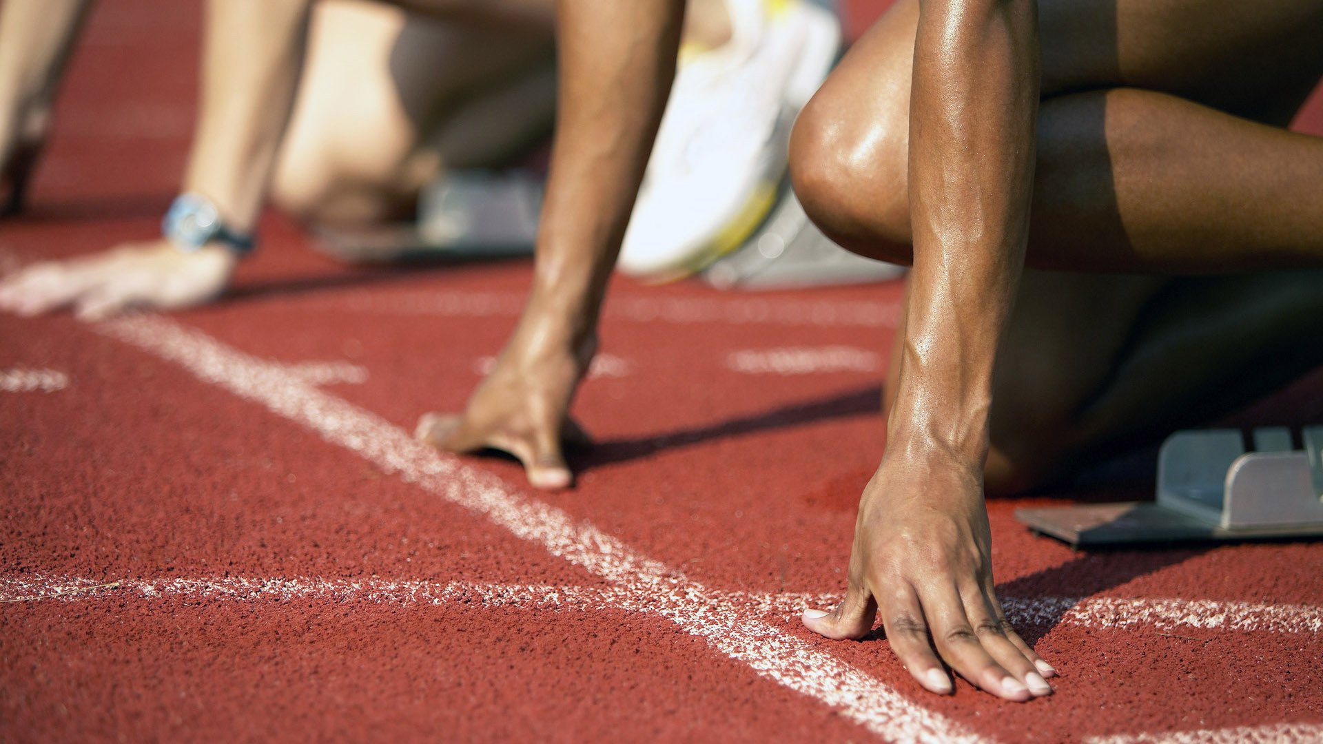 开云全站-替补球员发挥出色，保持竞争力，替补球员应从什么位置入场